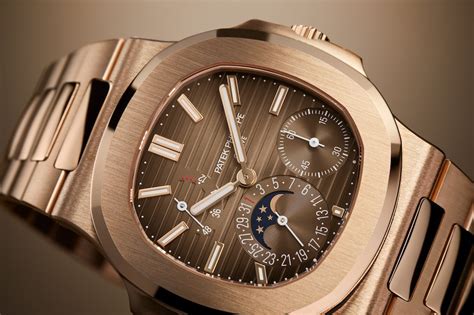 patek philippe nautilus gold retail price